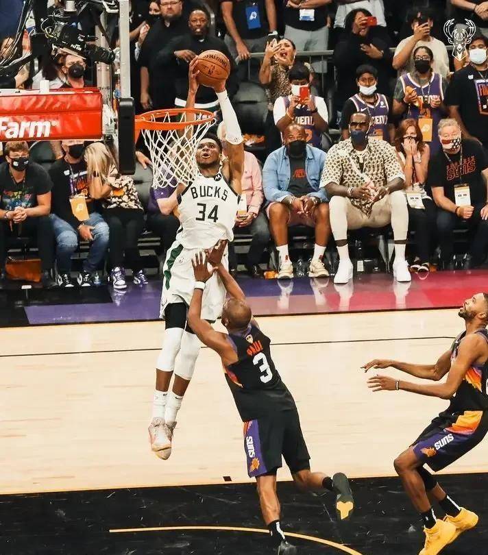 九游电竞 -密尔沃基雄鹿训练开放日，窗口期复出首秀引欢呼，欧冠在即，轮换策略成焦点(degreesoflewdity凯拉尔)