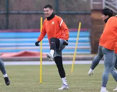 九游电竞 -包含今晚山东泰山备战欧联纽约尼克斯扳平良机备战NBA常规赛，集结日北京首钢调整名单以备欧联瞬间刷屏的词条